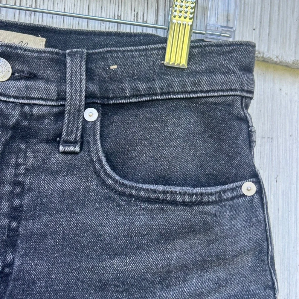 Madewell High-Rise Denim Shorts in Lunar Wash Black Size 26 Raw Hem Cuffed